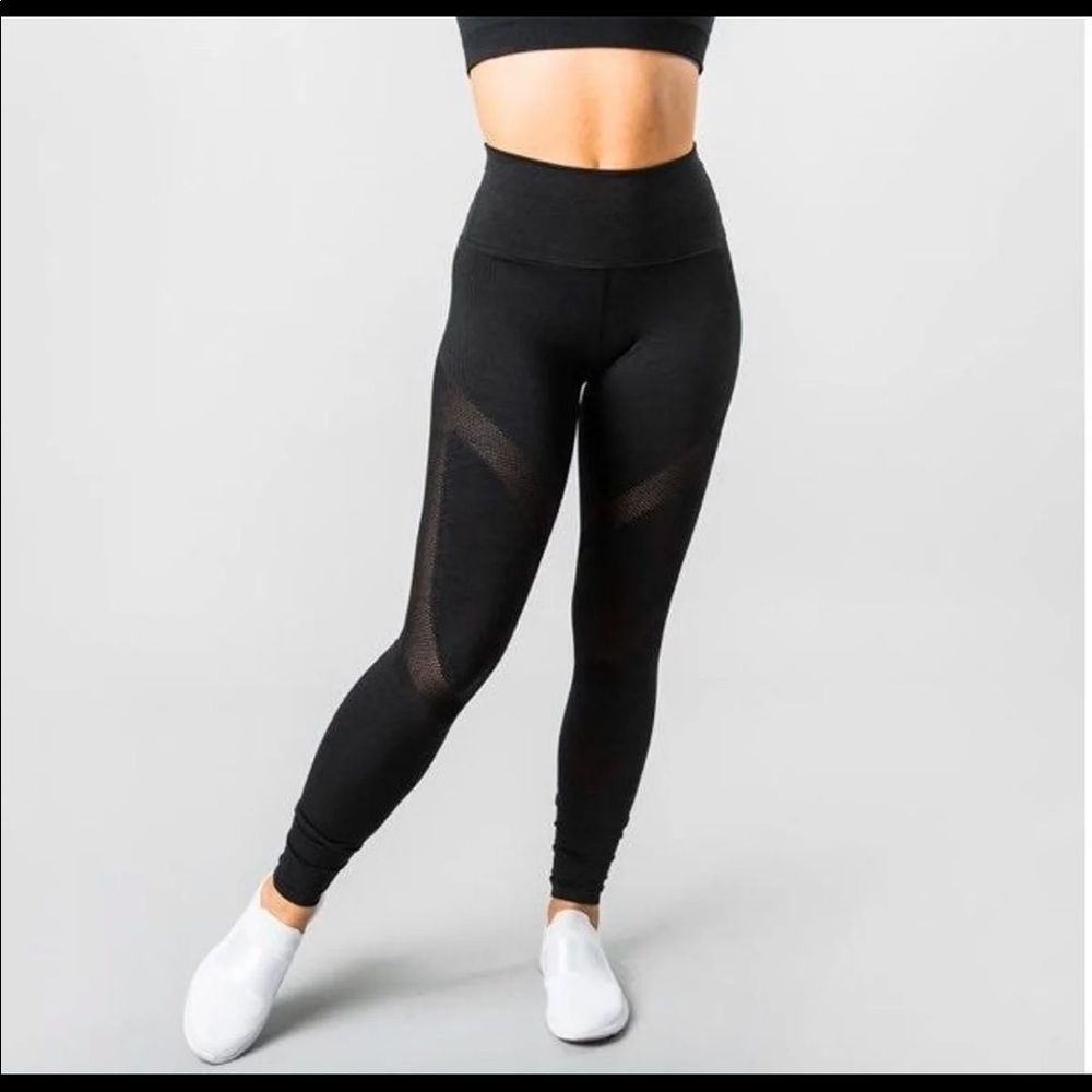 Alphalete aero leggings